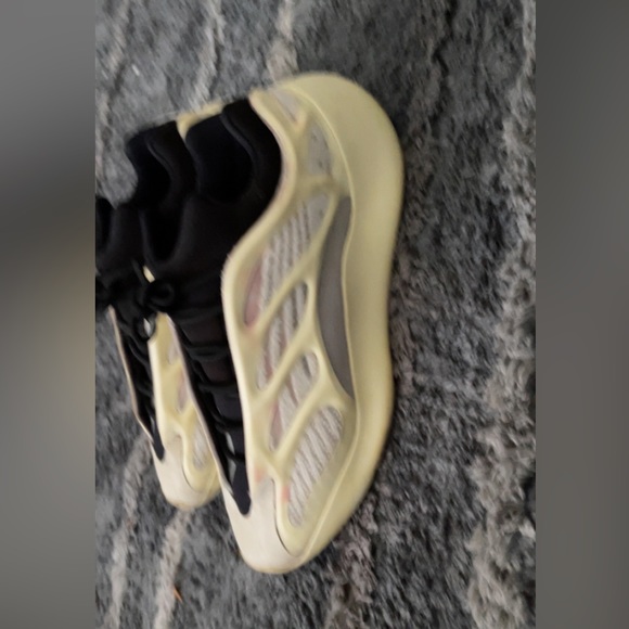 Yeezy 700 v3 ‘Azael